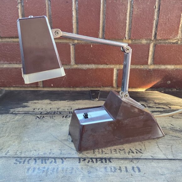 Vintage Pixar Inspired Brown Compact Expandable Desk Lamp - Picture 4 of 16